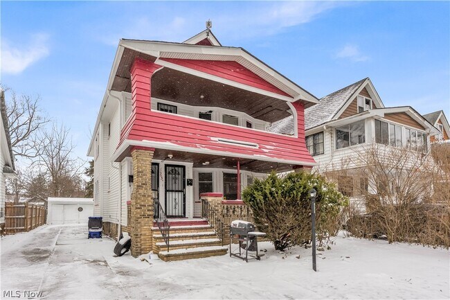 Building Photo - 1063 E 171st St