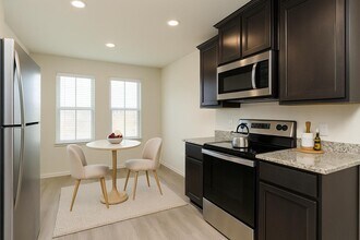 Building Photo - 432 Elaine Vly Dr