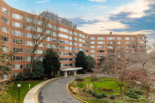 Four Thousand Tunlaw