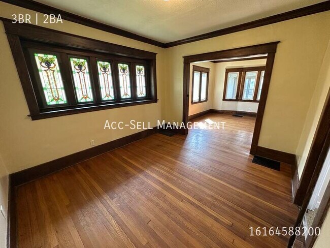 Building Photo - 848 Henry Ave SE
