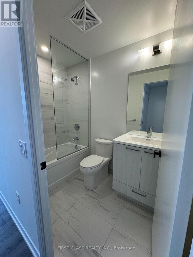 Photo du bâtiment - 225 Commerce St