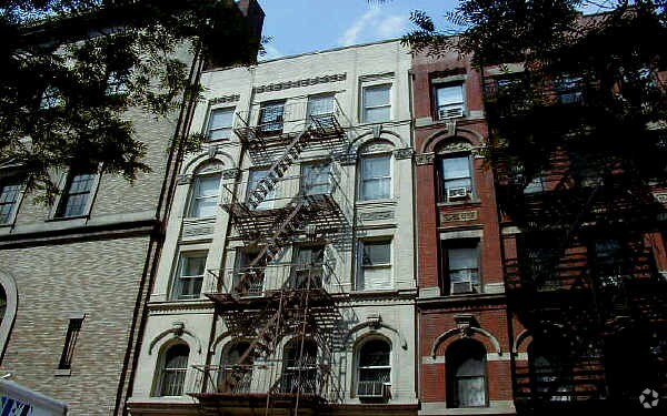 Primary Photo - 219 E 94th St