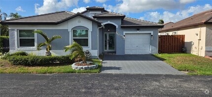Building Photo - 15717 SW 80th Ln