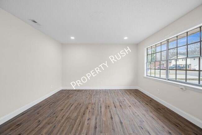 Foto del edificio - 3336 Gundy Dr