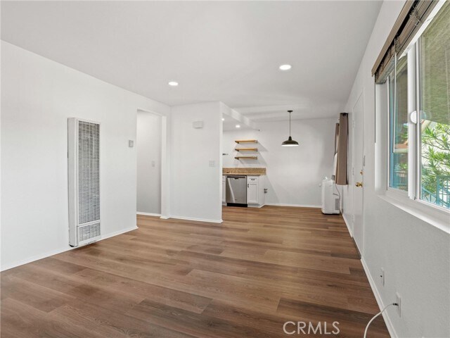 Building Photo - 14405 Cerise Ave
