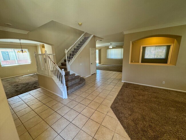 Foto del edificio - 4 bedroom Temeku Hills home available for ...