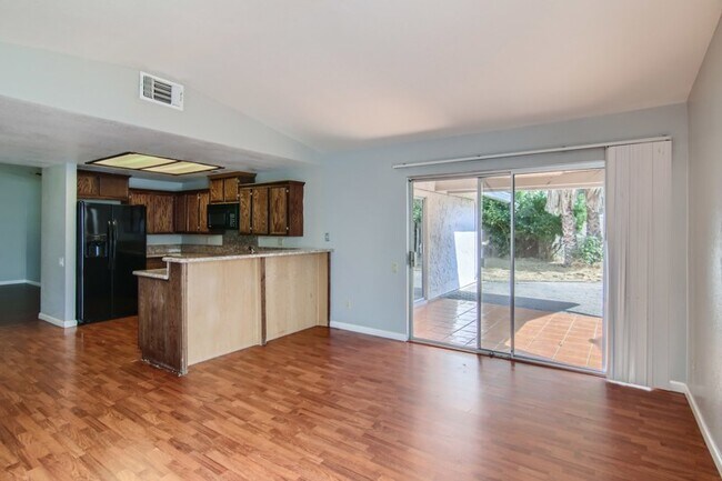Building Photo - 1632 Klamath River Drive
