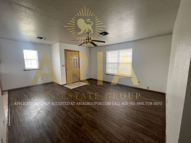 Building Photo - 2 Bed/1 Bath Duplex in Bridge Creek - AVAI...