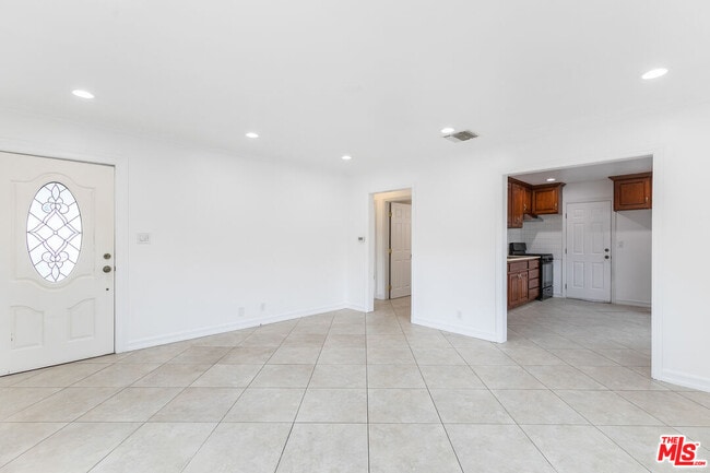 Building Photo - 5130 Templeton St