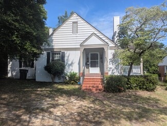 Building Photo - 1449 Troupe St
