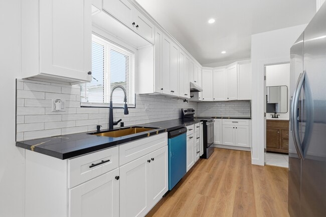 Foto del edificio - 6616 Denver Ave