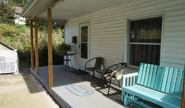 Front porch - 1230 Dundaff St