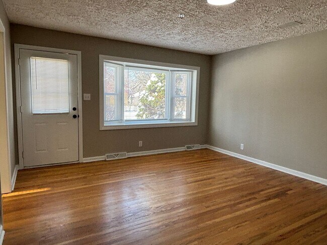 Foto del edificio - 5653 Indianola Ave