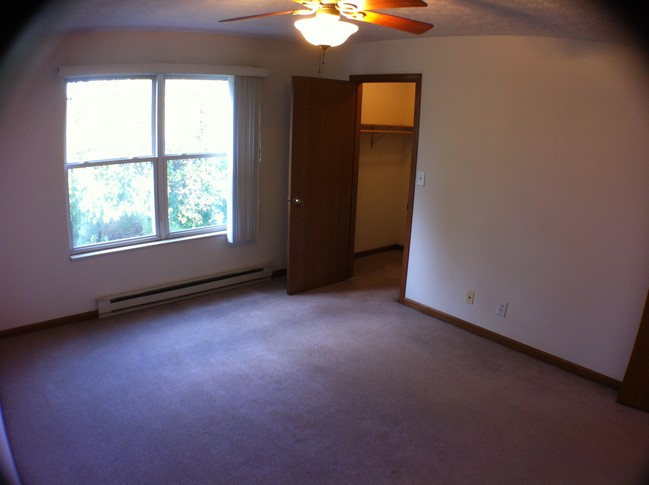 Building Photo - 713 E Ohio St