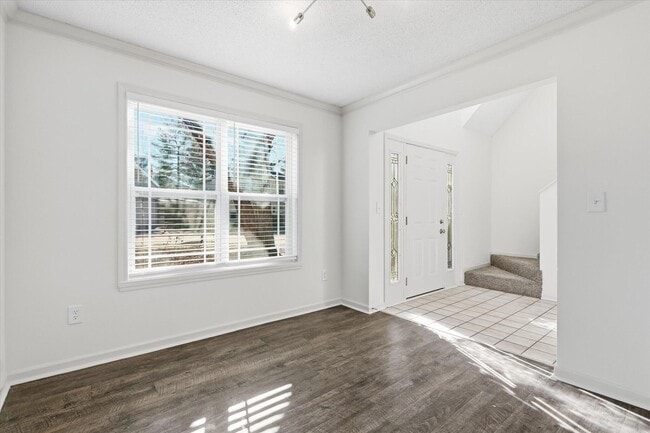 Foto del edificio - 417 N Village Cir