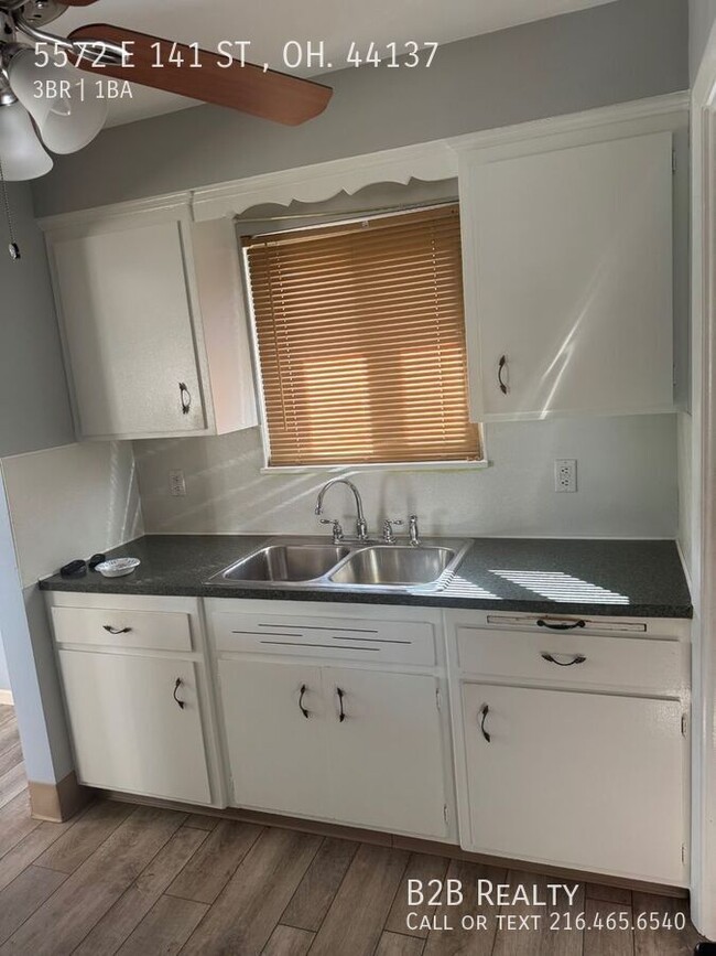 Foto del edificio - 5572 E 141st St