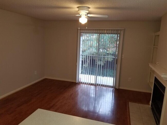 Foto del edificio - 507 Granville Ct