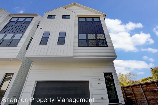 Building Photo - 3 br, 3 bath House - 6744 Del Rio St.