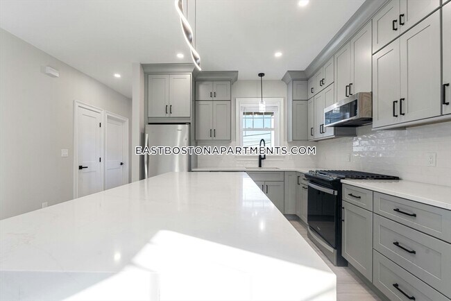 Building Photo - 120 St Andrew Rd