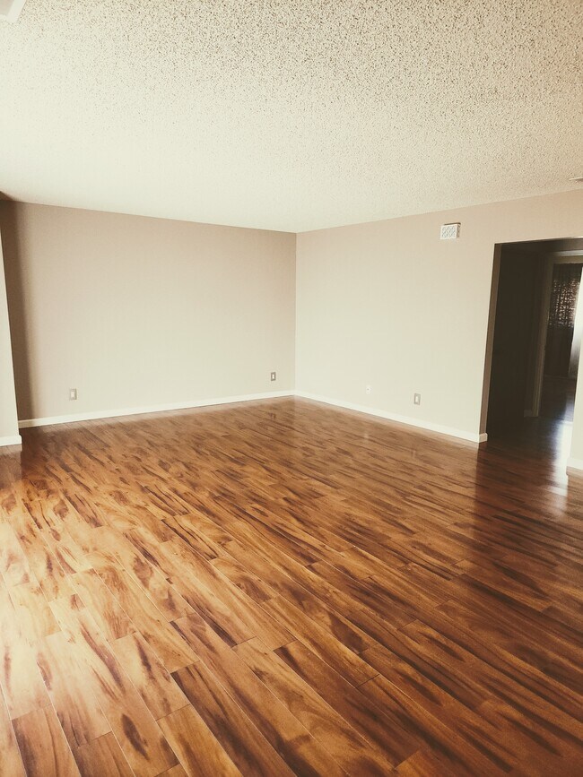 Dormitorio 1 - 131 Montana St