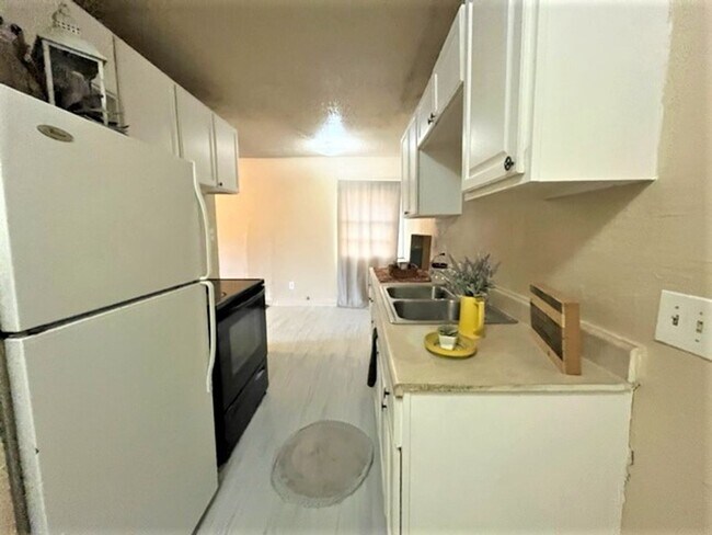 Building Photo - 329 NW 84th St