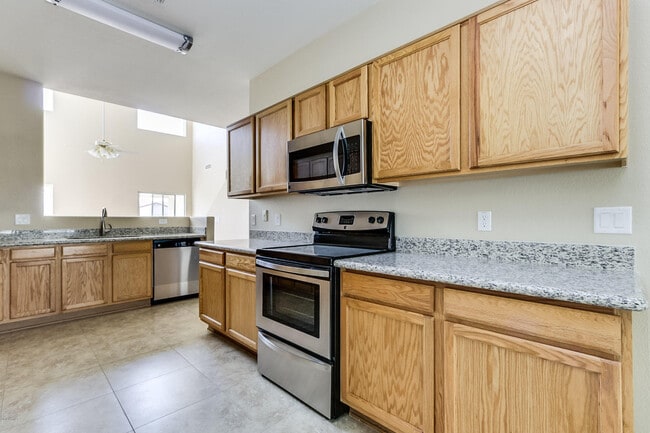 Building Photo - 13249 W Watson Ln