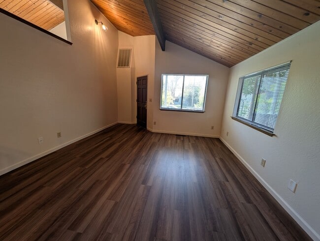 Building Photo - 0124