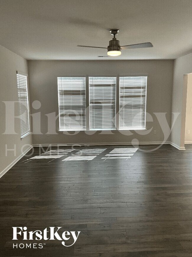 Building Photo - 1203 Mission Hill Ln