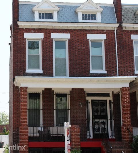 Primary Photo - 923 6th St NE