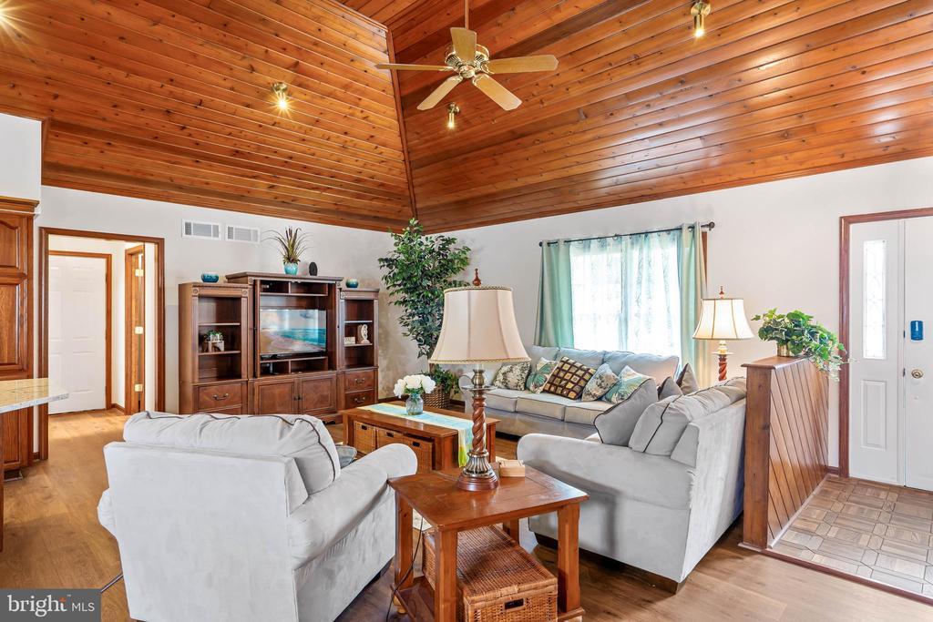 Foto principal - 641 Adams Dr