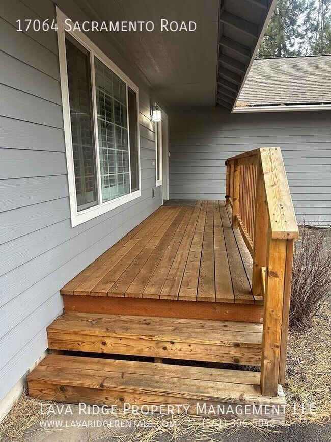 Foto del edificio - 17064 Sacramento Rd