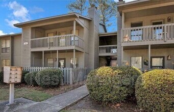 Building Photo - 1861 Tryon Dr