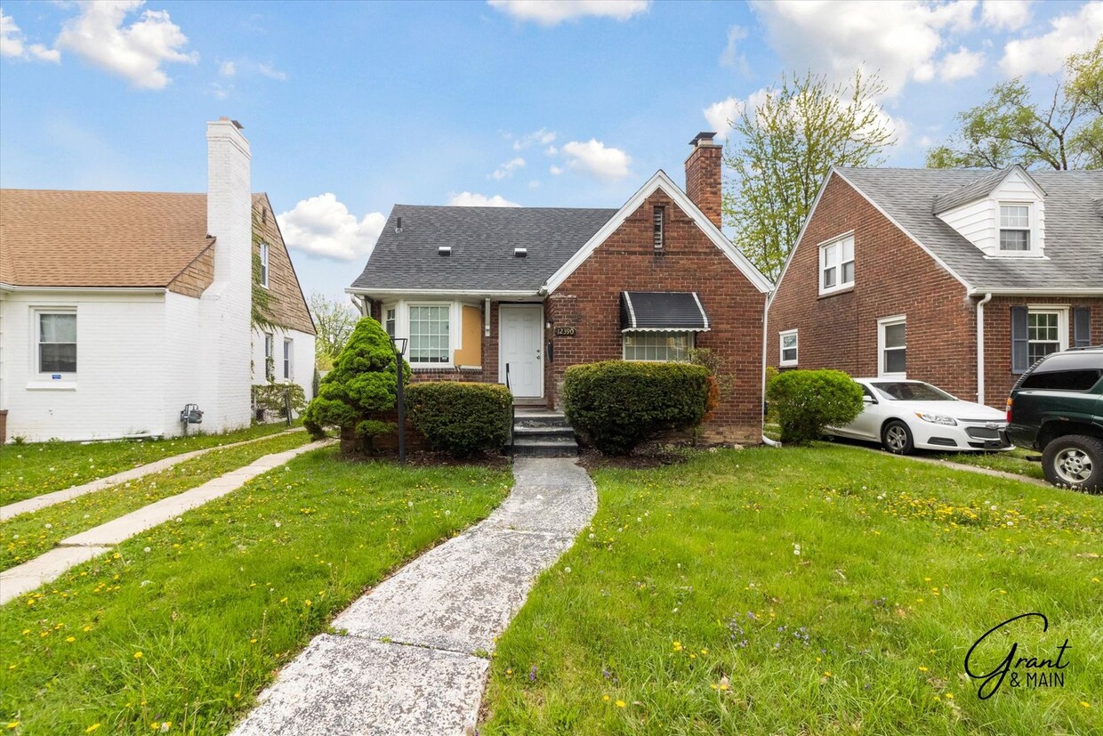 Foto principal - $1350 3 bedrooms