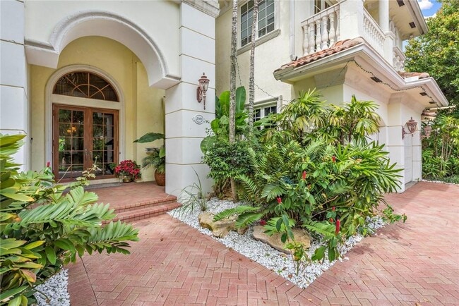 Building Photo - 2600 Castilla Isle