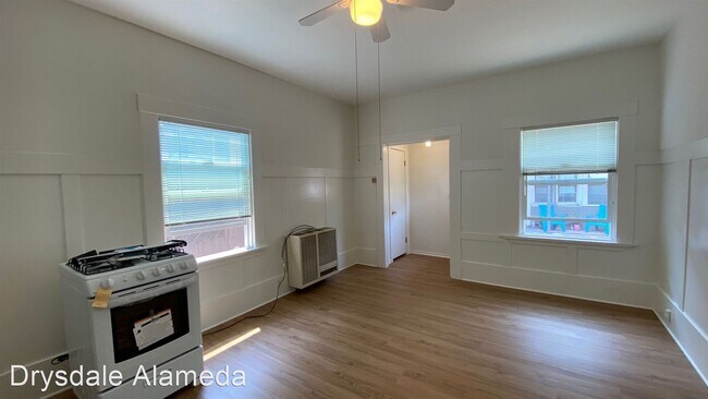 Building Photo - Studio, 1 bath House - 1416 9th Street #A