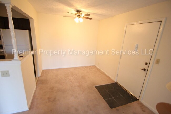 Foto del edificio - 7098 Wildwood Cir