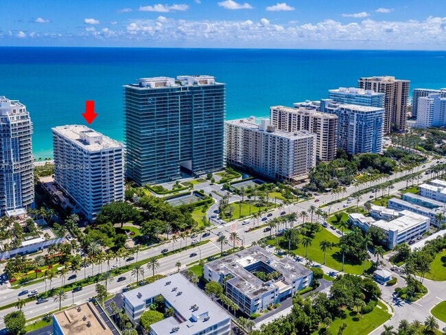 Building Photo - 10205 Collins Ave