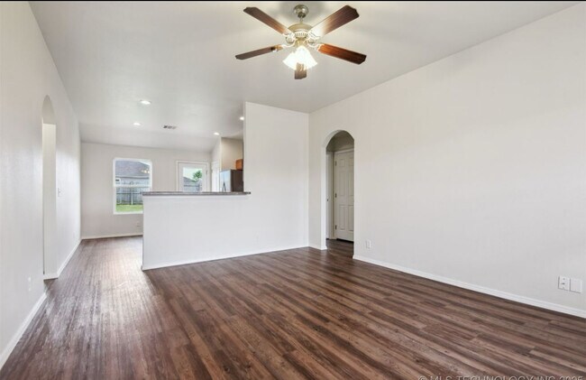 Foto del edificio - 5974 E 146th Pl S