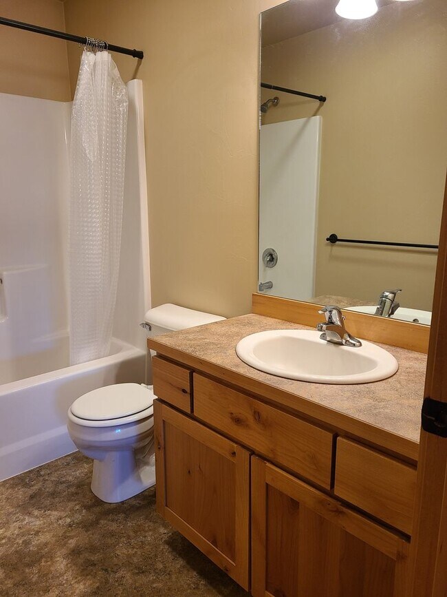 Foto del edificio - 3 Bedroom 2.5 Bathroom Townhome