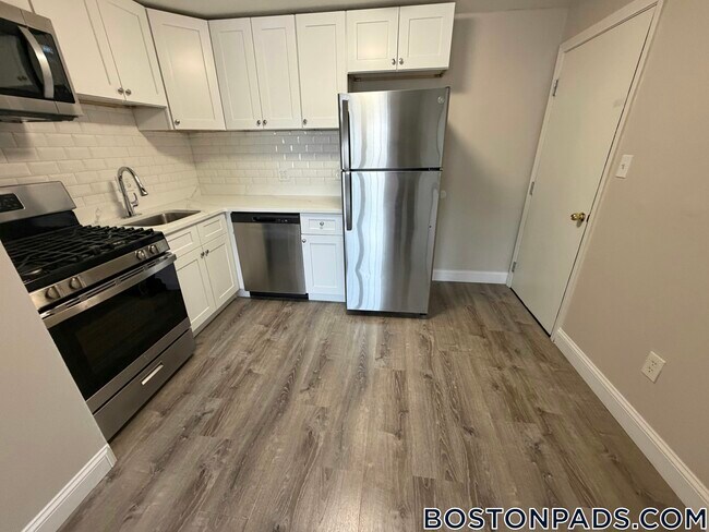 Foto del edificio - 71 Bernier St