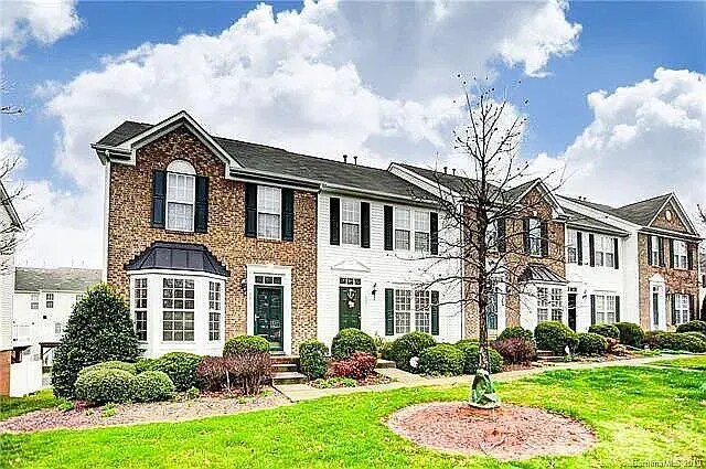 Primary Photo - 9821 Mallard Glen Dr
