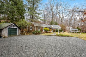 Building Photo - 158 Wolfpit Rd