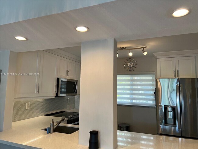 Building Photo - 8025 SW 107th Ave