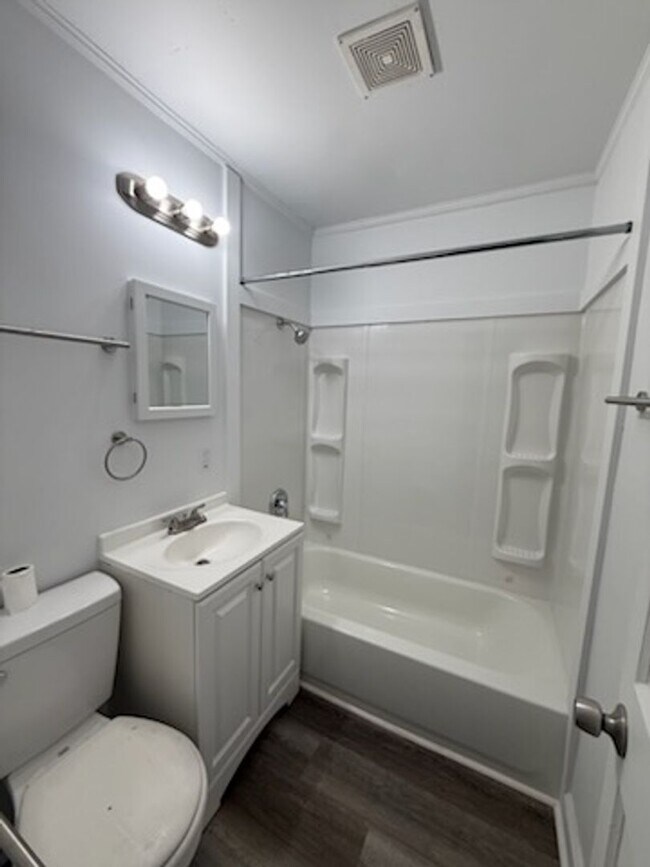 Foto del edificio - 853 Congaree Dr