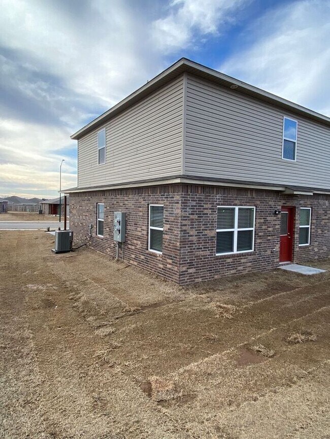 Building Photo - *SPRING FLING SPECIAL* BRAND NEW Three Bed...
