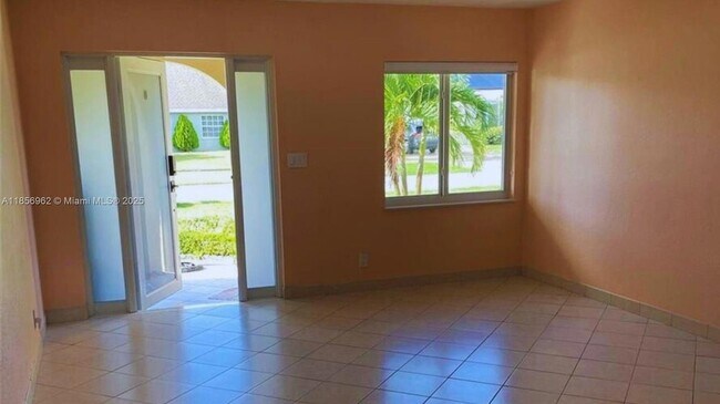 Foto del edificio - 5352 Rose Marie Ave S