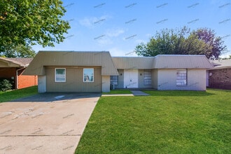 Building Photo - 11320 Bel Air Pl