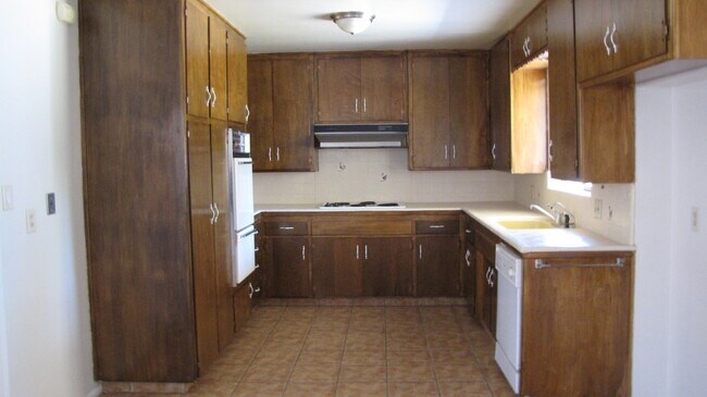 Foto del edificio - Cute Home in Bakersfield