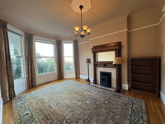 Foto del edificio - Elegant and Remodeled 3BR Victorian Flat n...