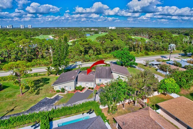 Foto del edificio - 706 111th Ave N